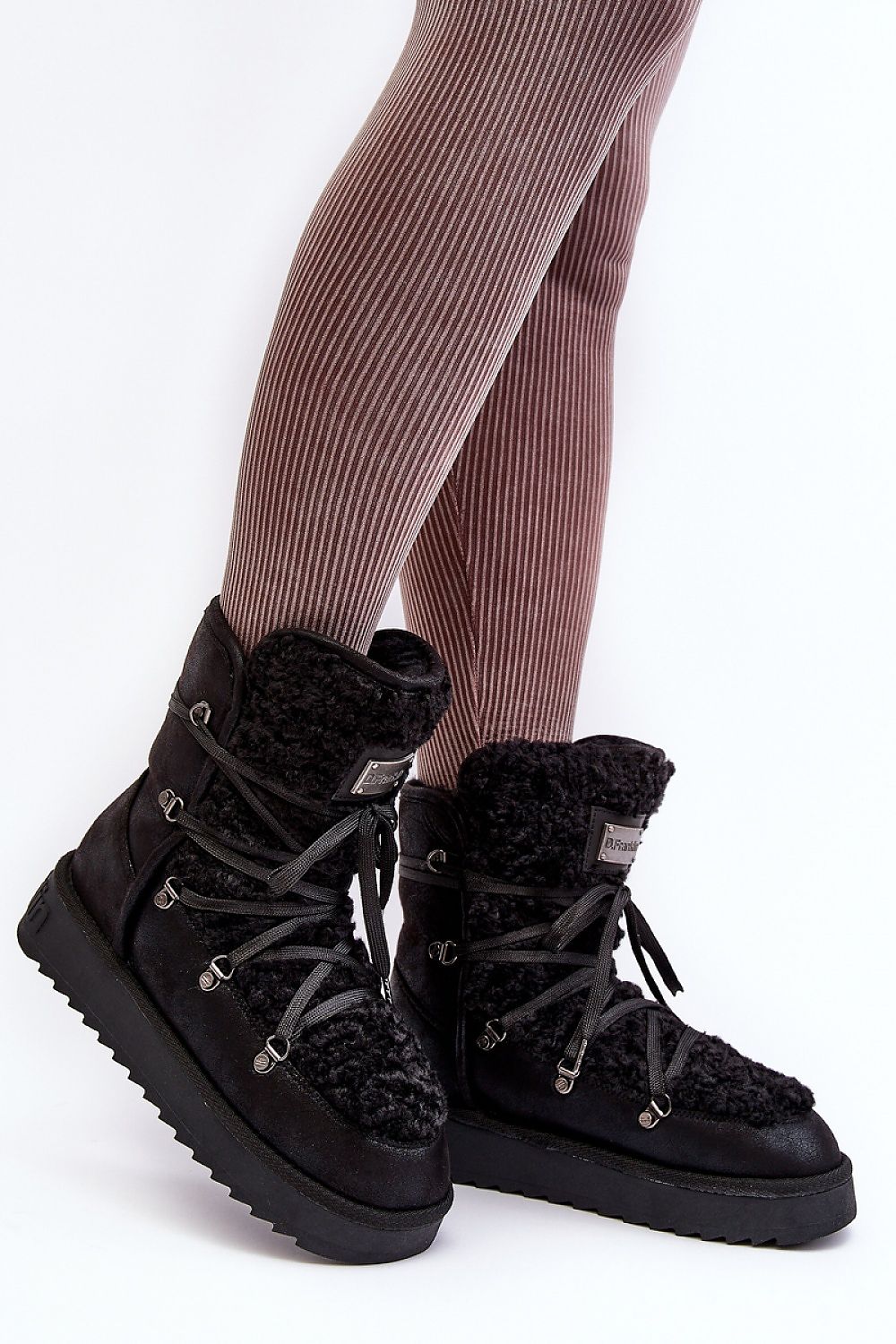  Moon boots model 190504 Step in style 