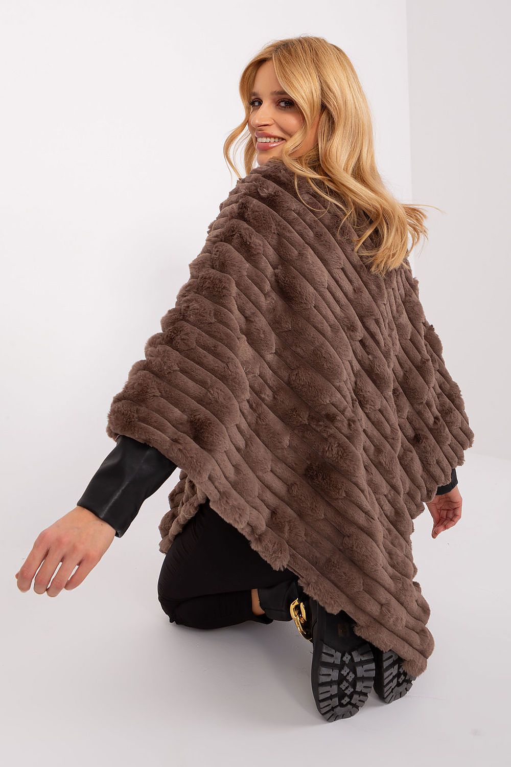  Ponczo model 190858 AT 