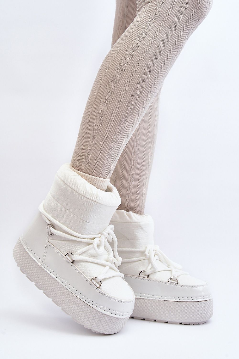  Moon boots model 191328 Step in style 