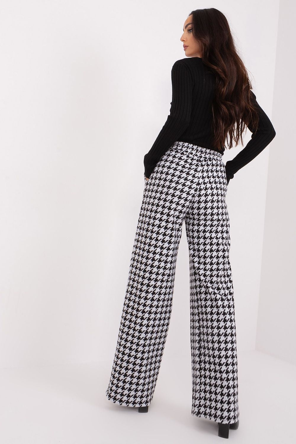  Pantaloni de damă model 193133 Lakerta 