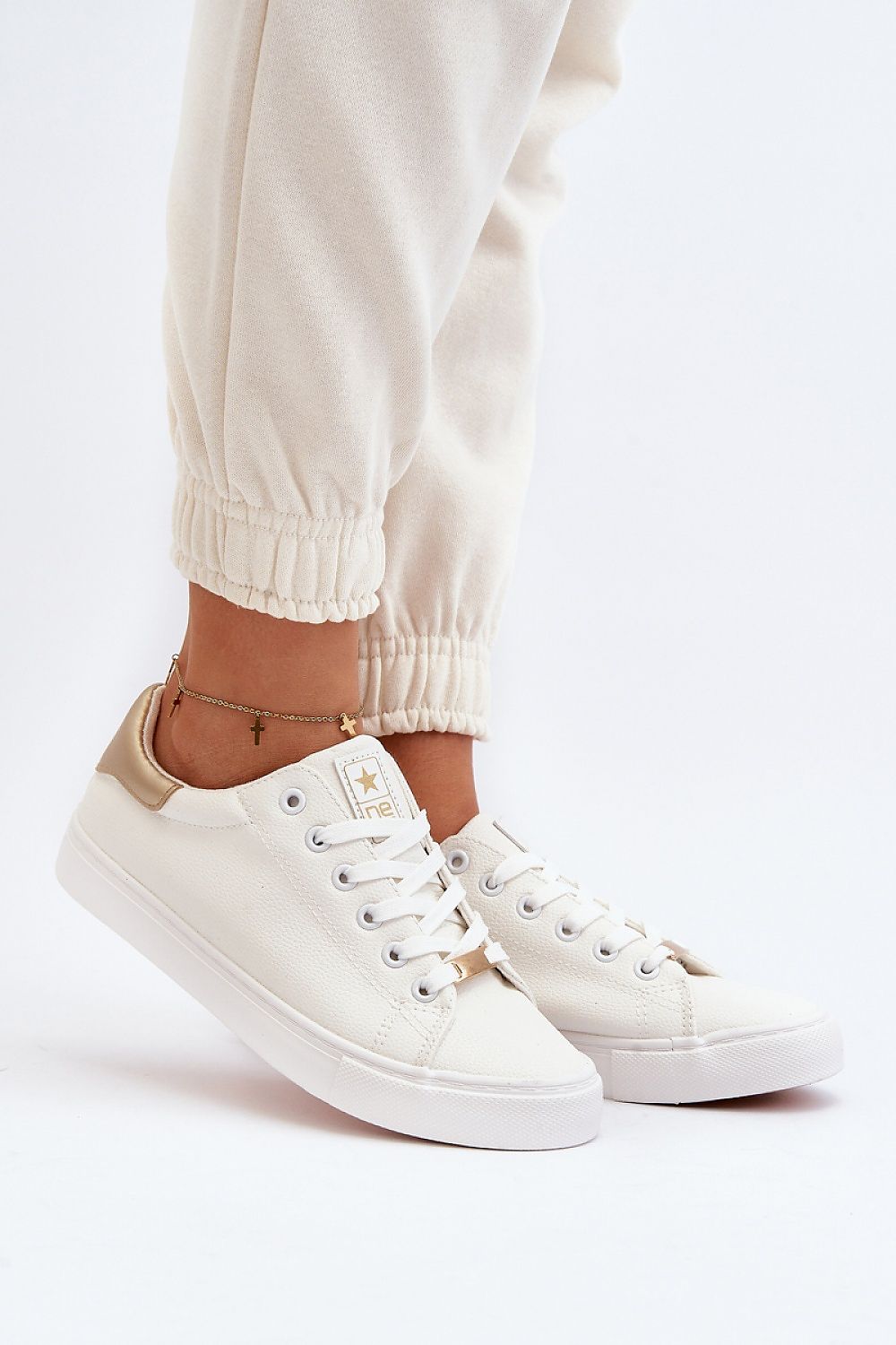  Tenişi model 193538 Step in style 