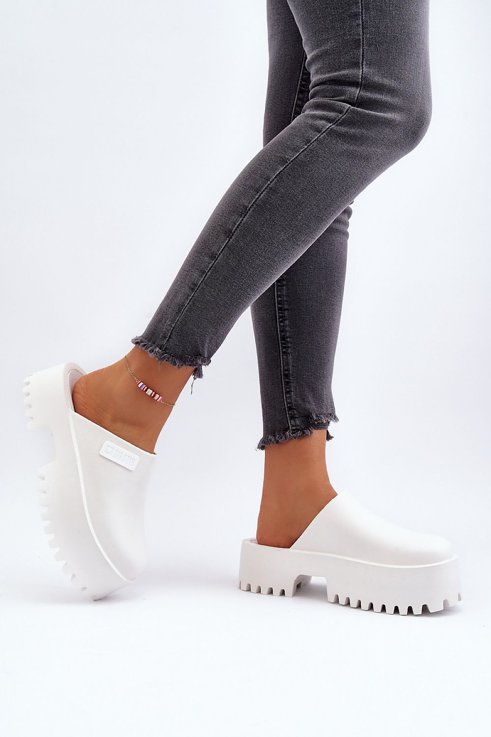  Şlapi model 194121 Step in style 