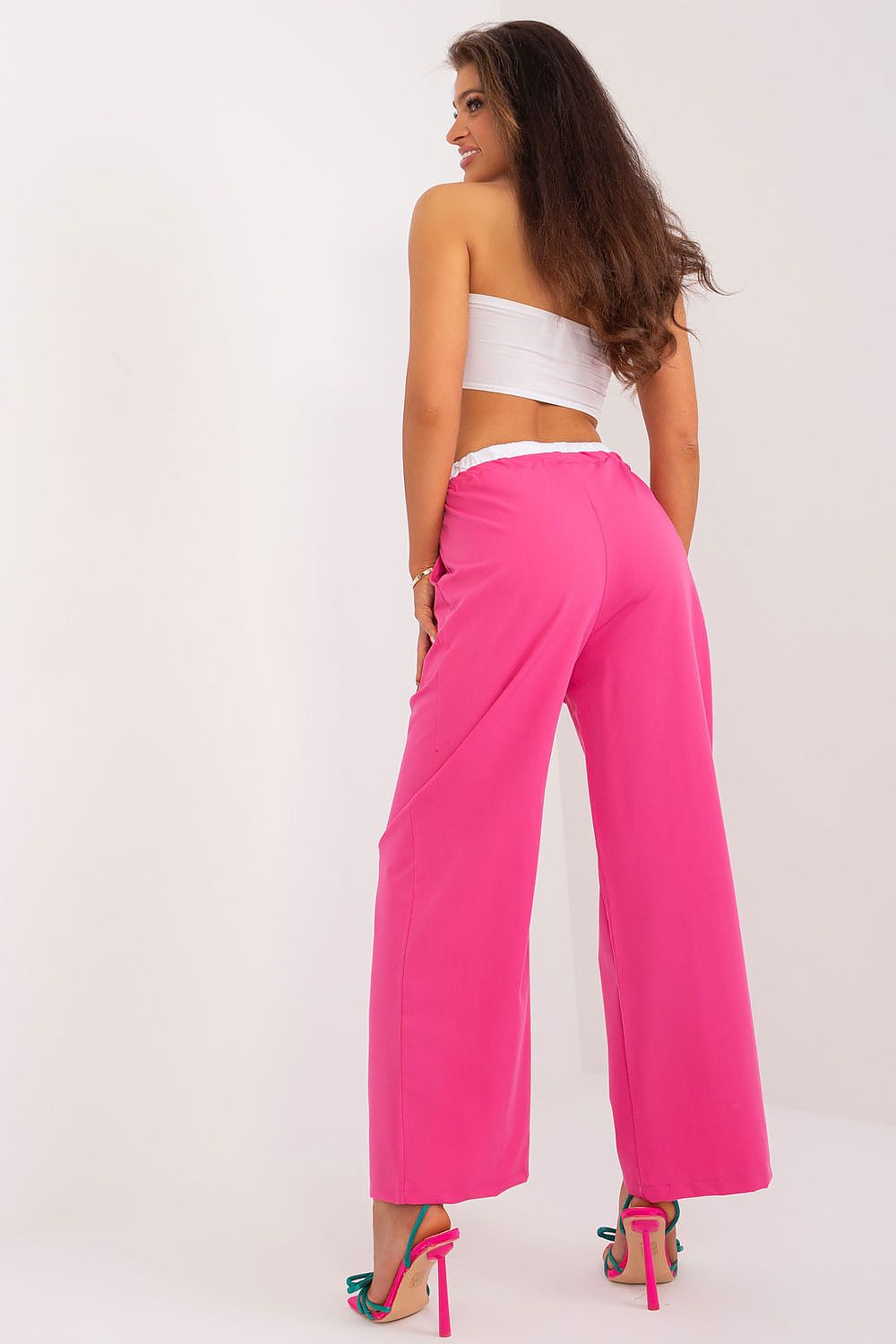  Pantaloni de damă model 196178 Italy Moda 