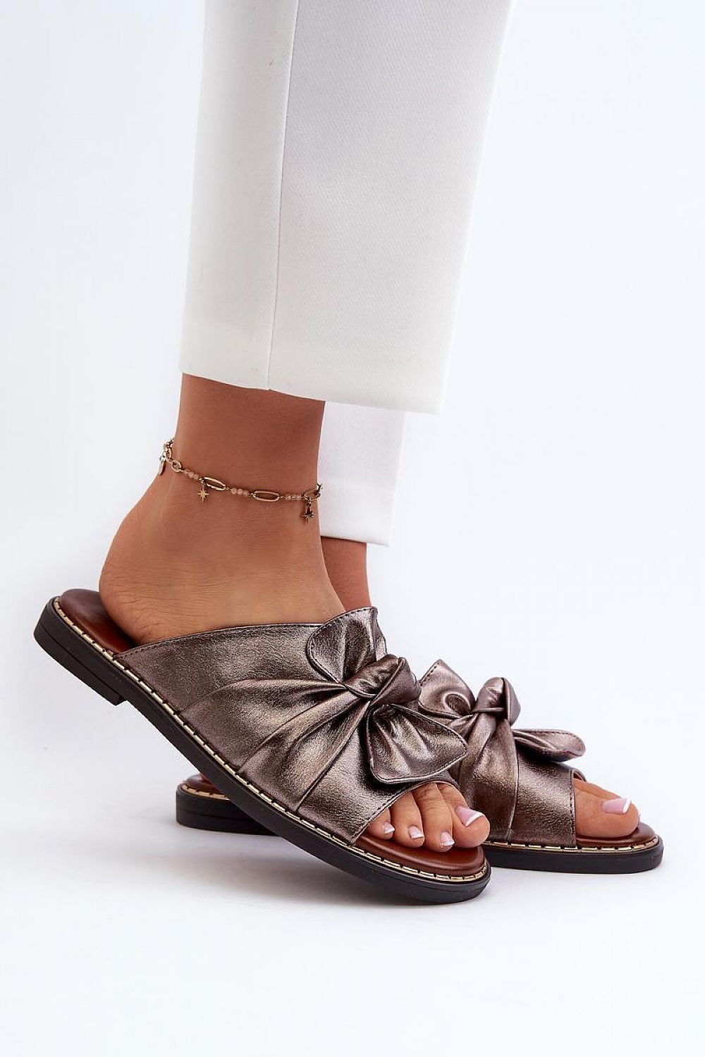  Şlapi model 196425 Step in style 