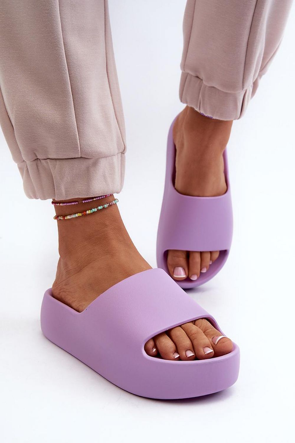  Şlapi model 196679 Step in style 