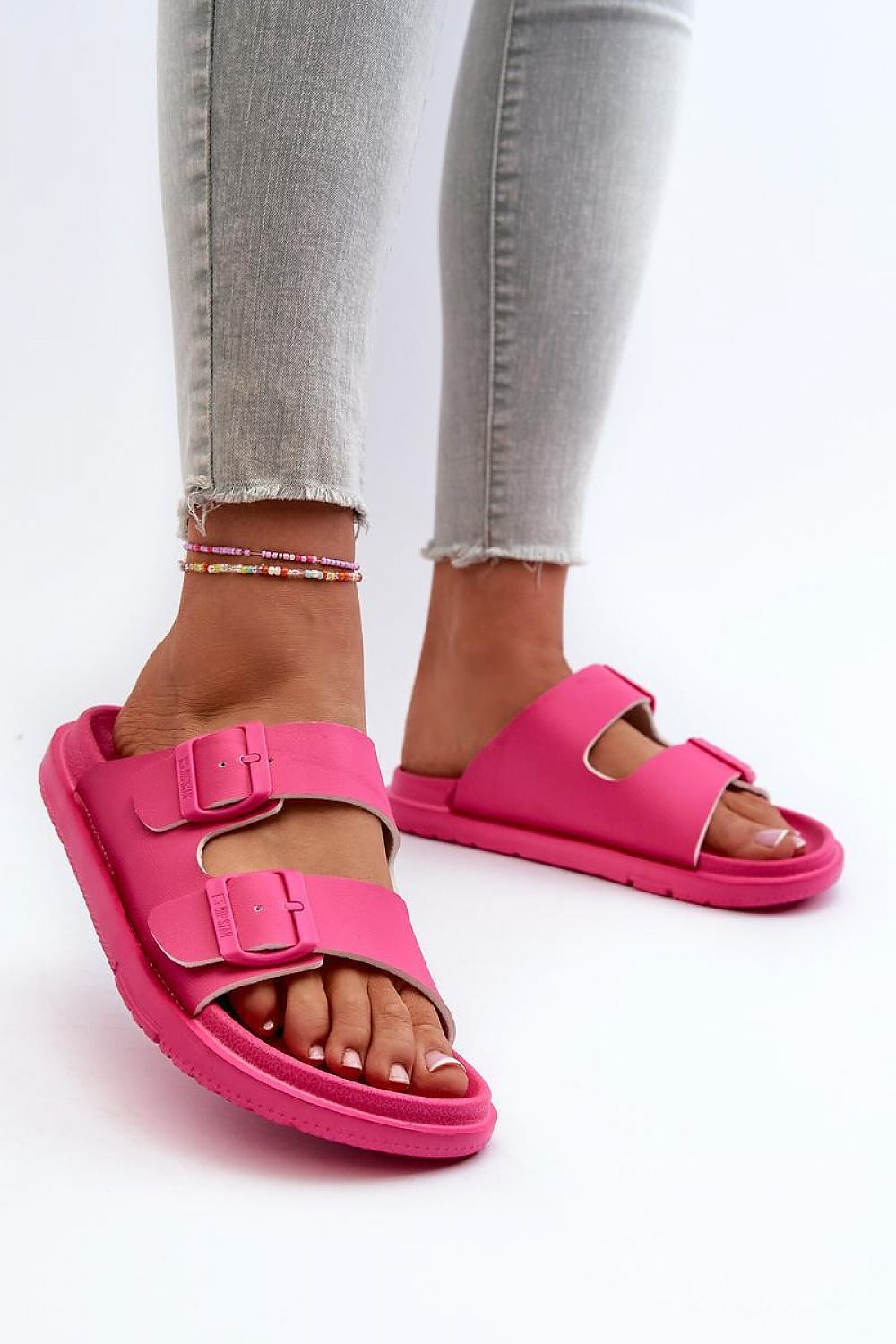  Şlapi model 197416 Step in style 