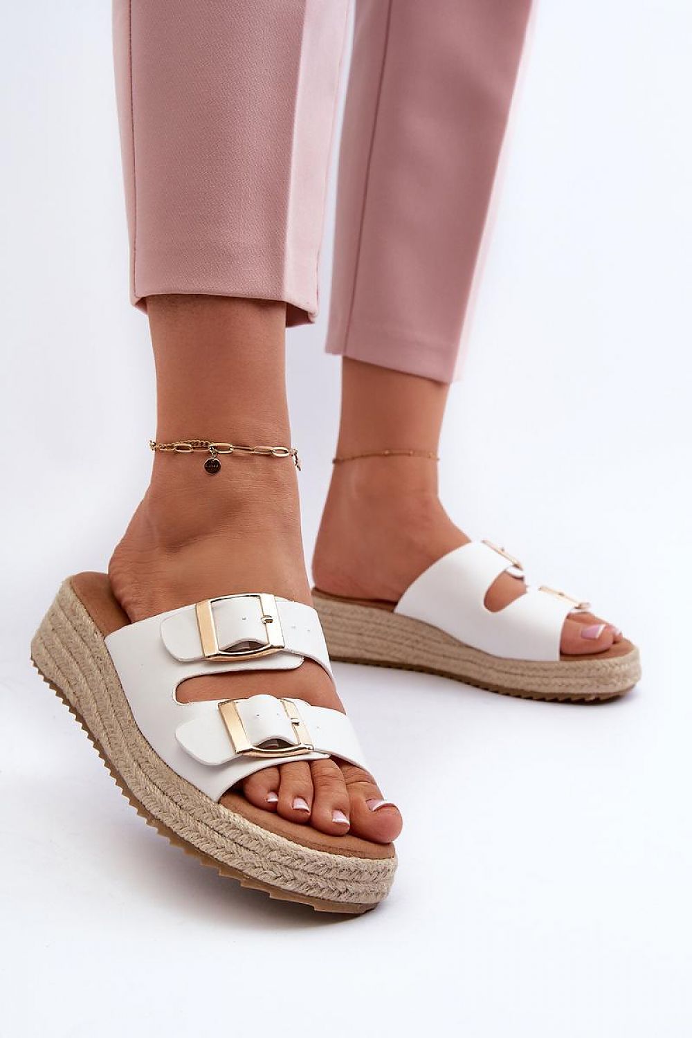  Şlapi model 197419 Step in style 