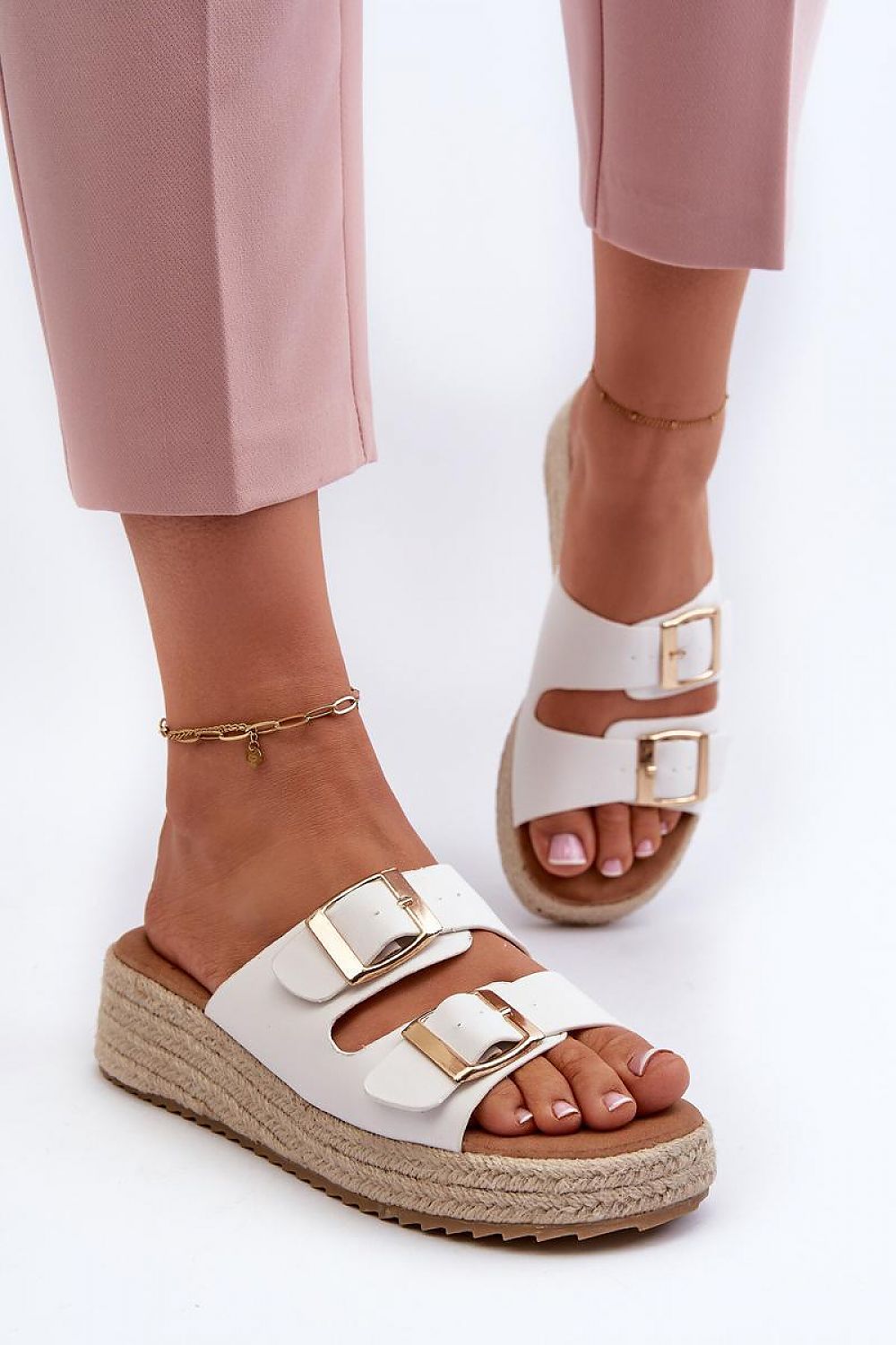  Şlapi model 197419 Step in style 