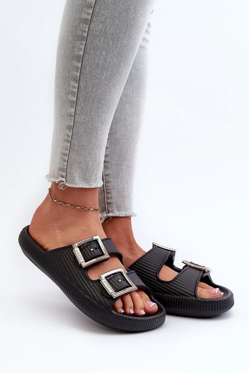  Şlapi model 197661 Step in style 