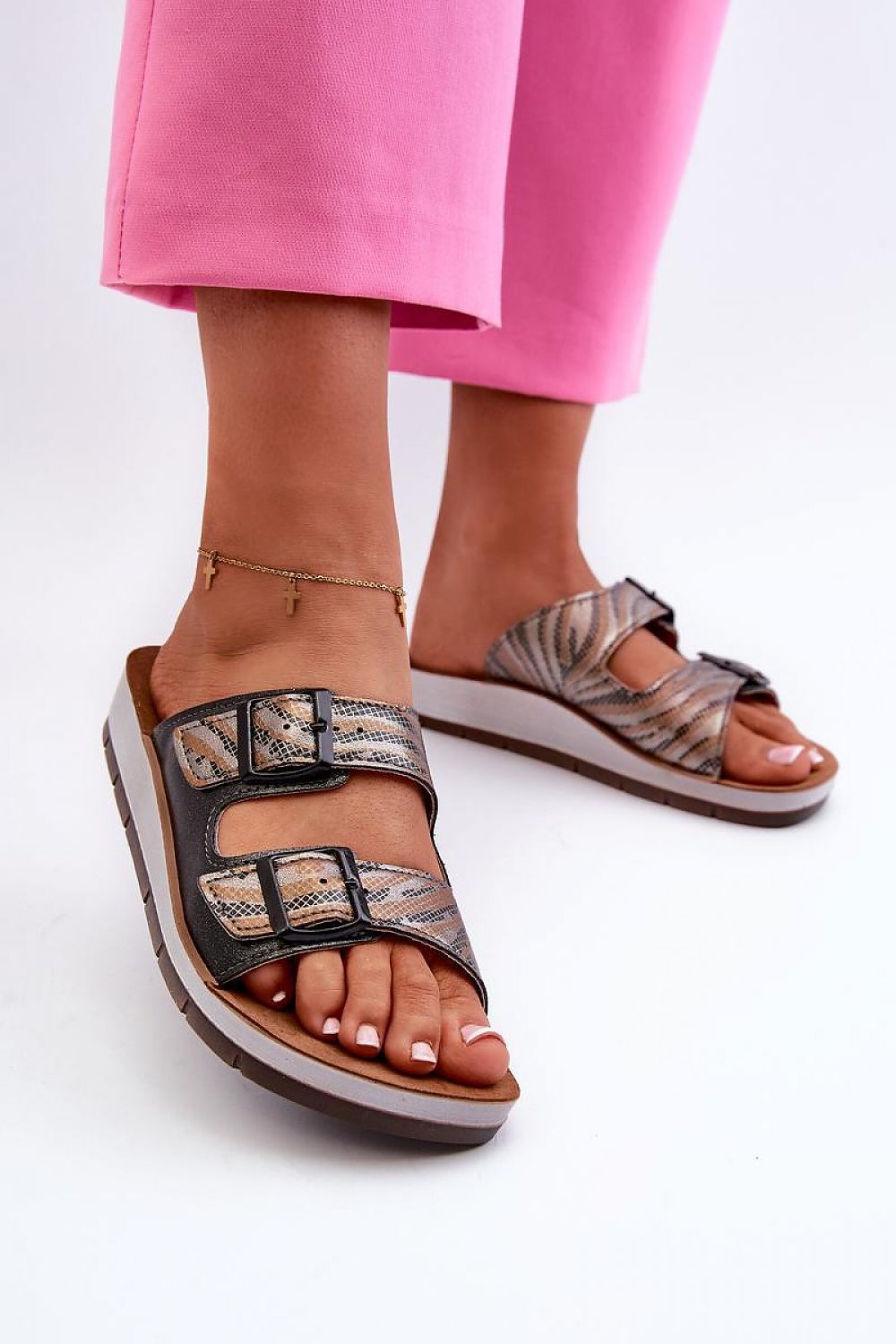  Şlapi model 198163 Step in style 
