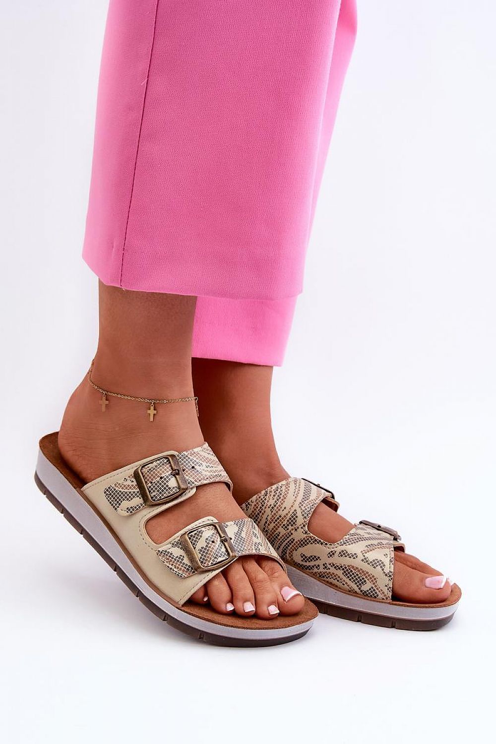  Şlapi model 198165 Step in style 