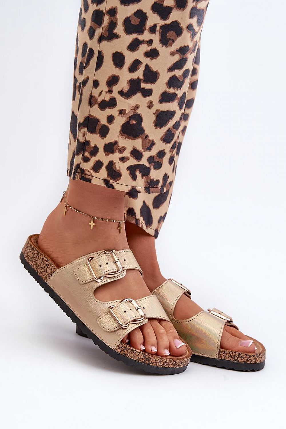  Şlapi model 198186 Step in style 
