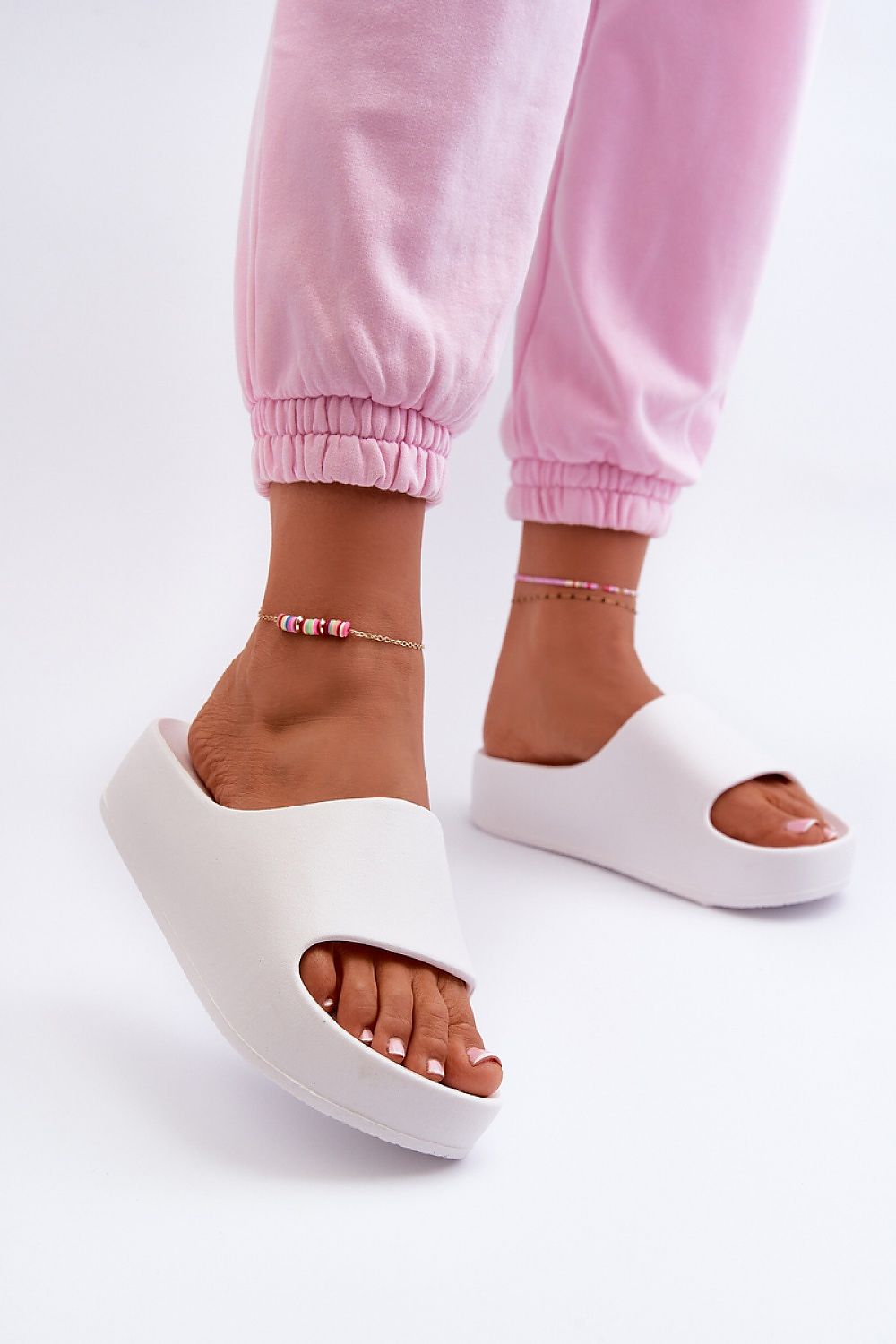  Şlapi model 198279 Step in style 
