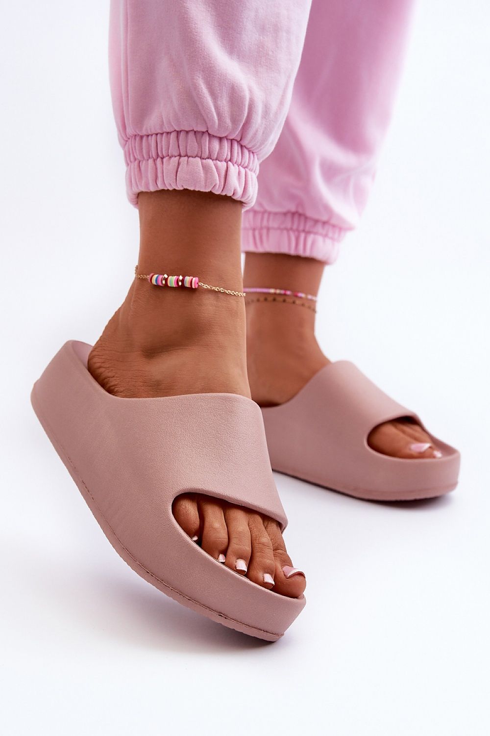 Şlapi model 198287 Step in style 