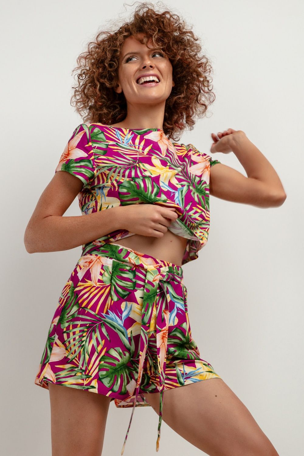  Pantaloni scurţi model 198554 Tessita 