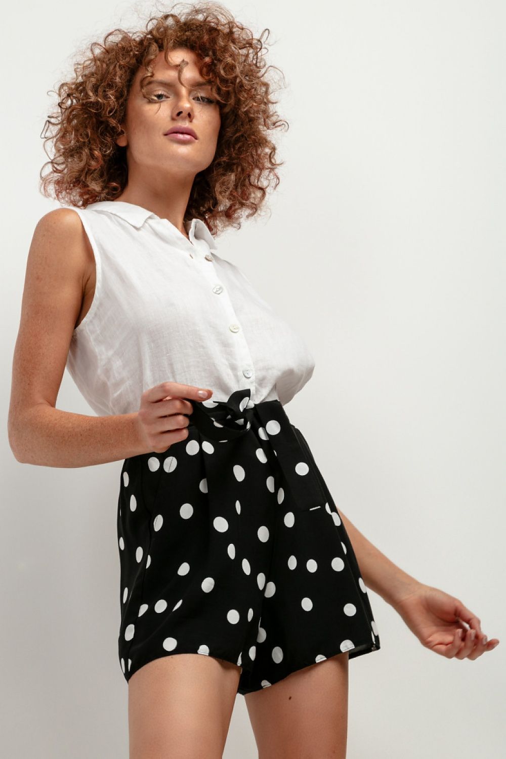  Pantaloni scurţi model 198558 Tessita 