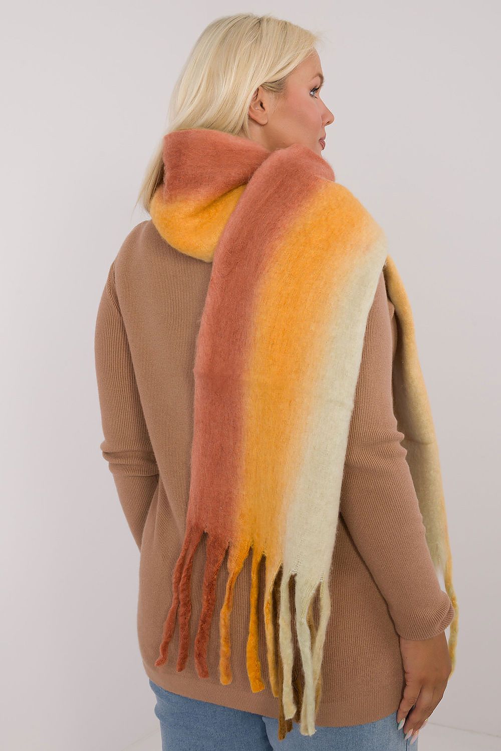  Şal model 200284 AT 