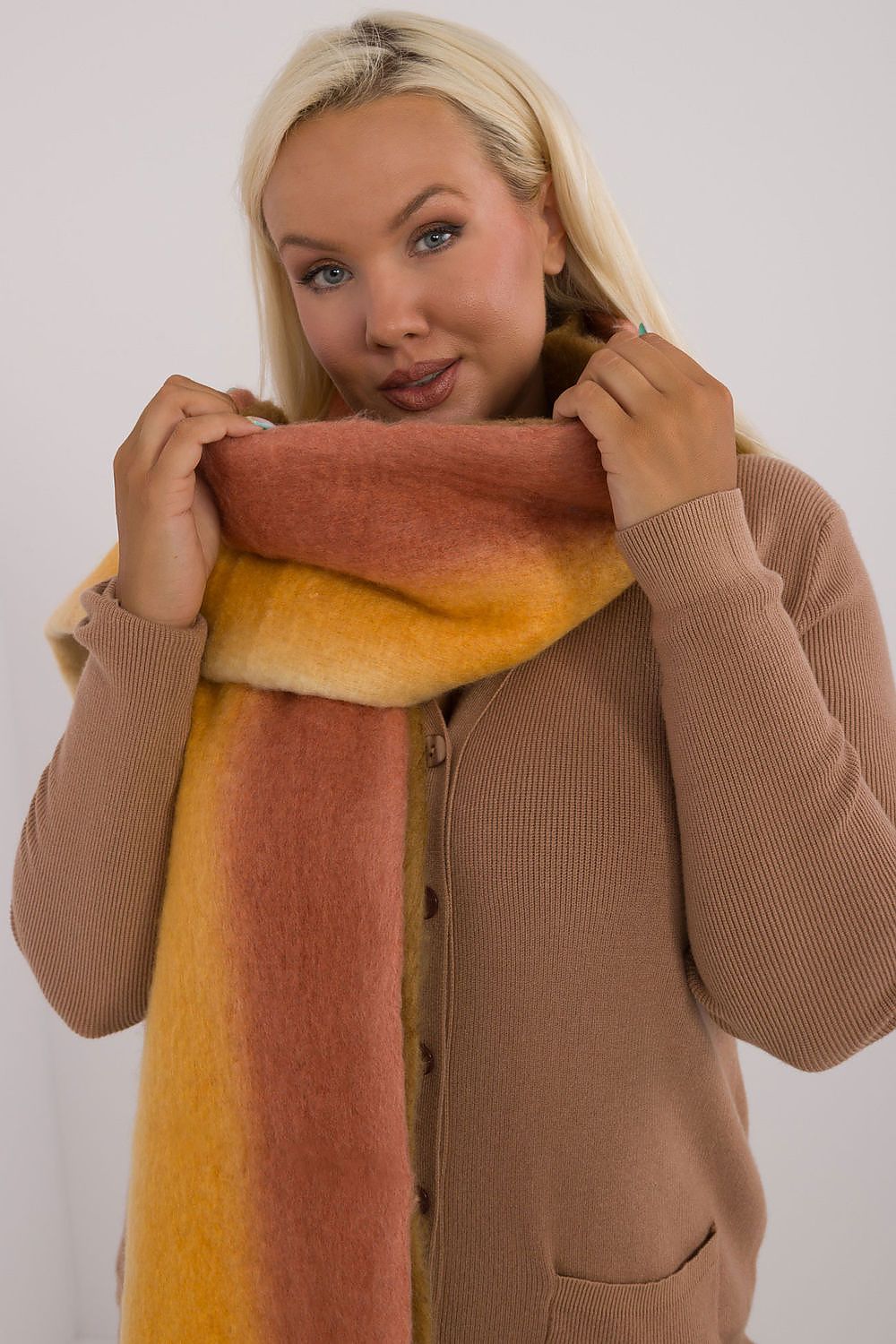  Şal model 200284 AT 
