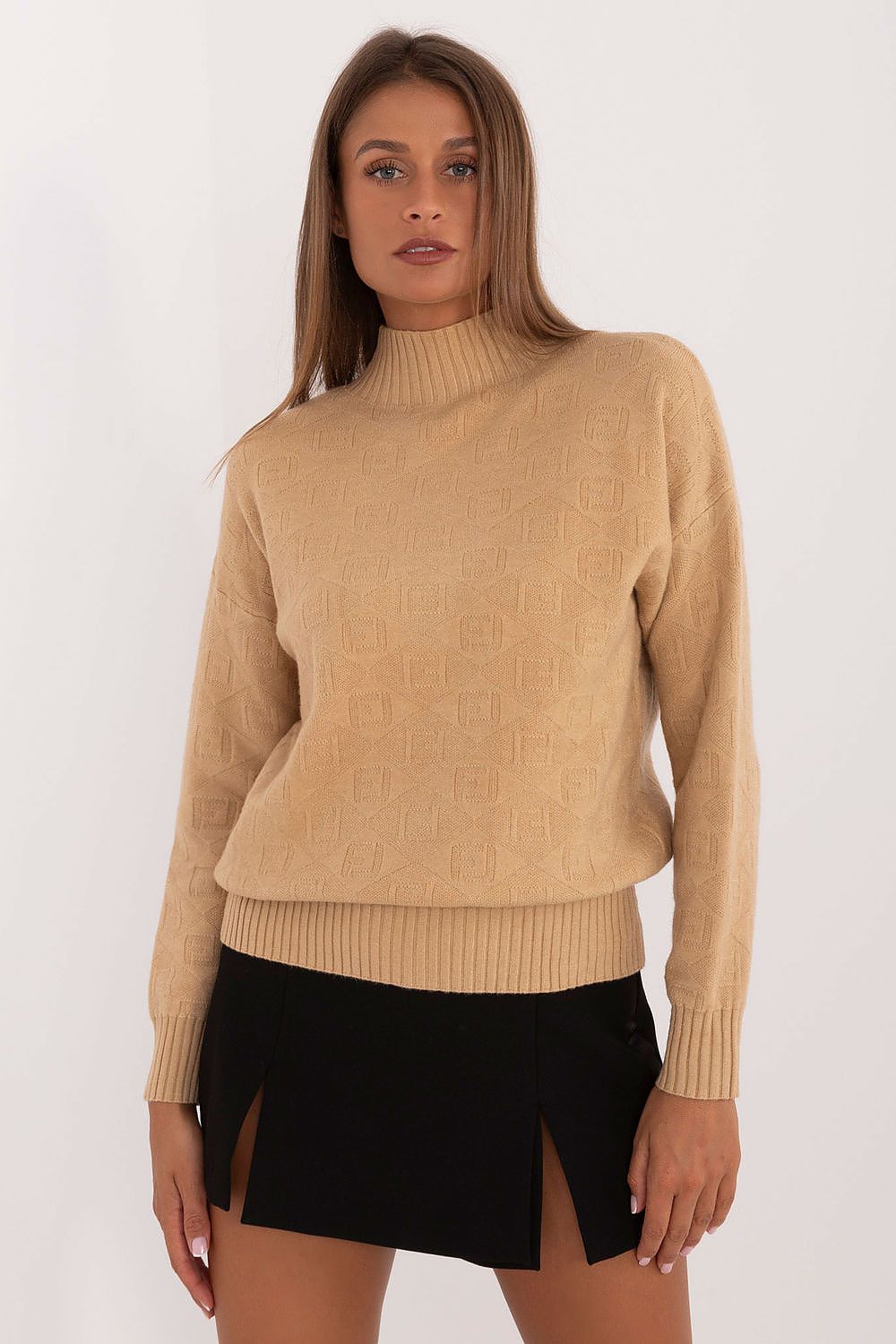  Pulover model 200328 AT 