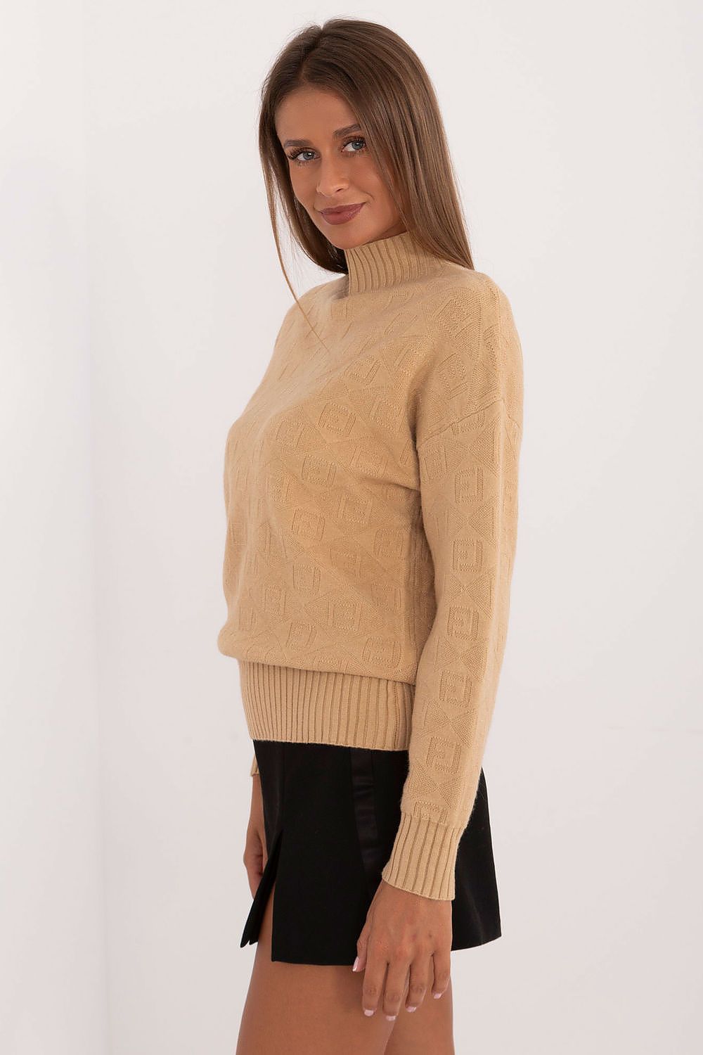  Pulover model 200328 AT 