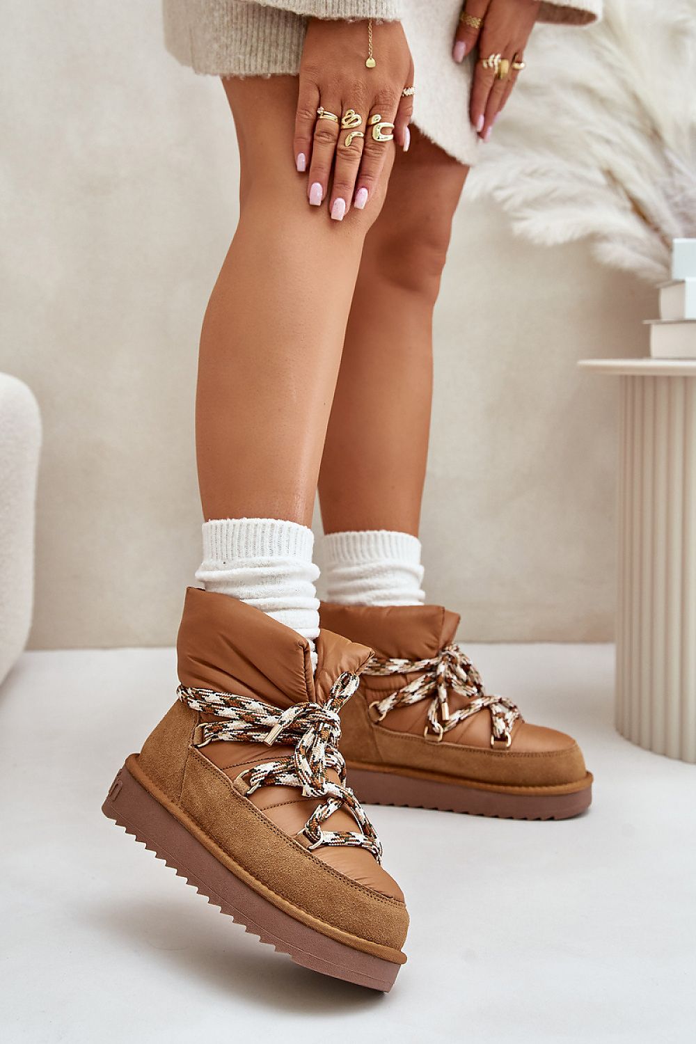  Moon boots model 202208 Step in style 