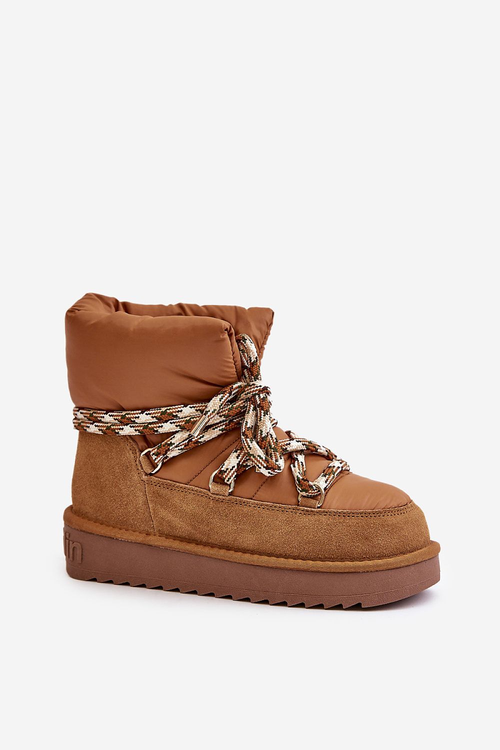  Moon boots model 202208 Step in style 