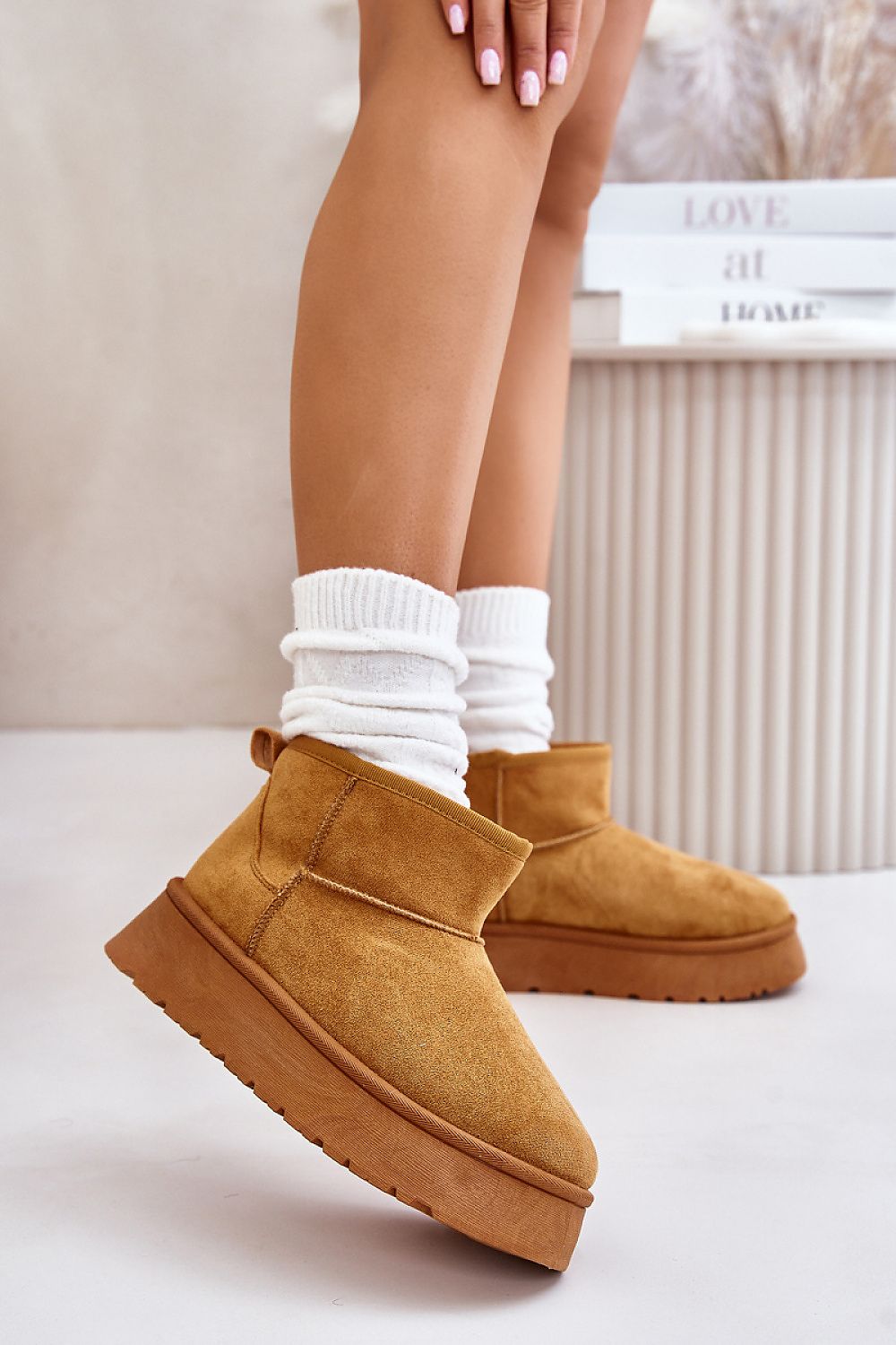 Moon boots model 202211 Step in style 