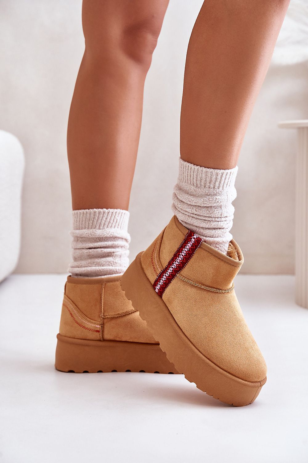  Moon boots model 202212 Step in style 