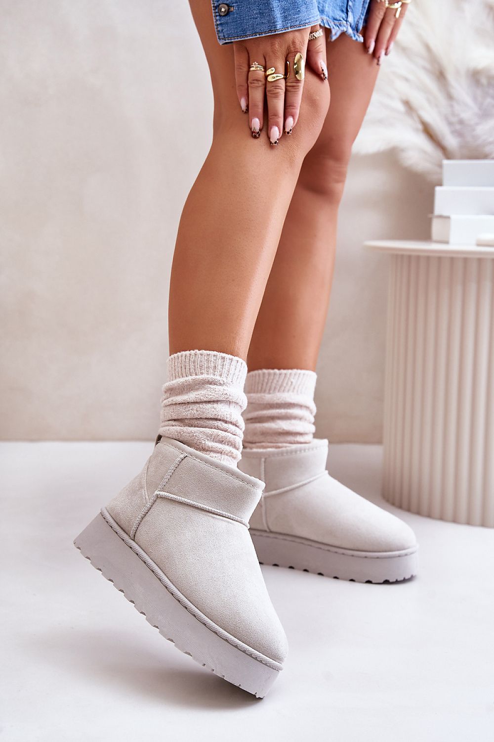  Moon boots model 202214 Step in style 