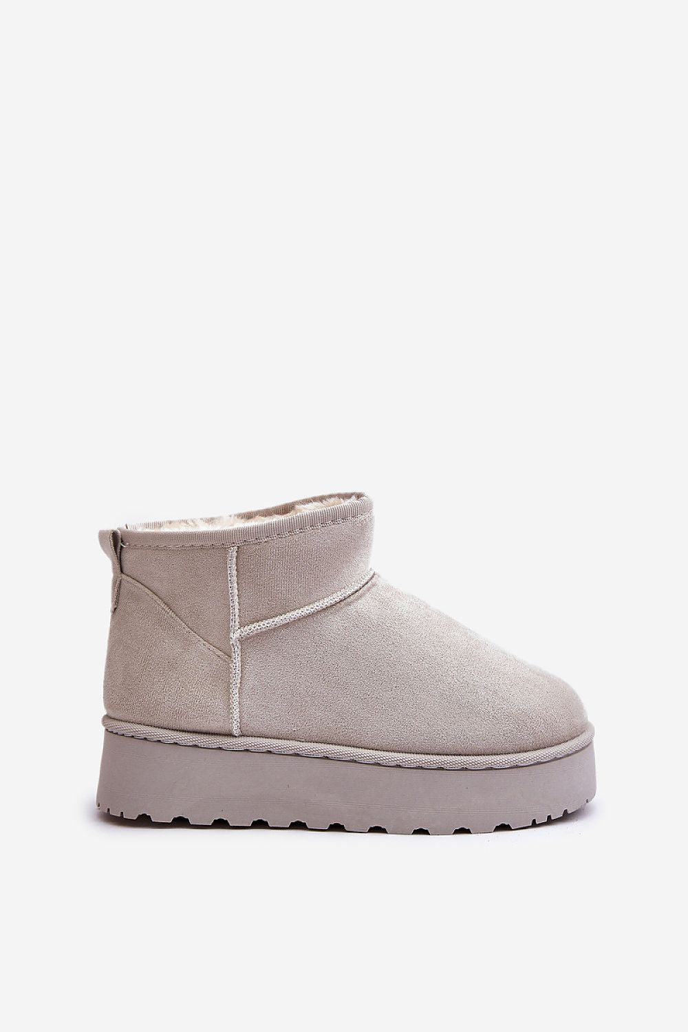  Moon boots model 202214 Step in style 