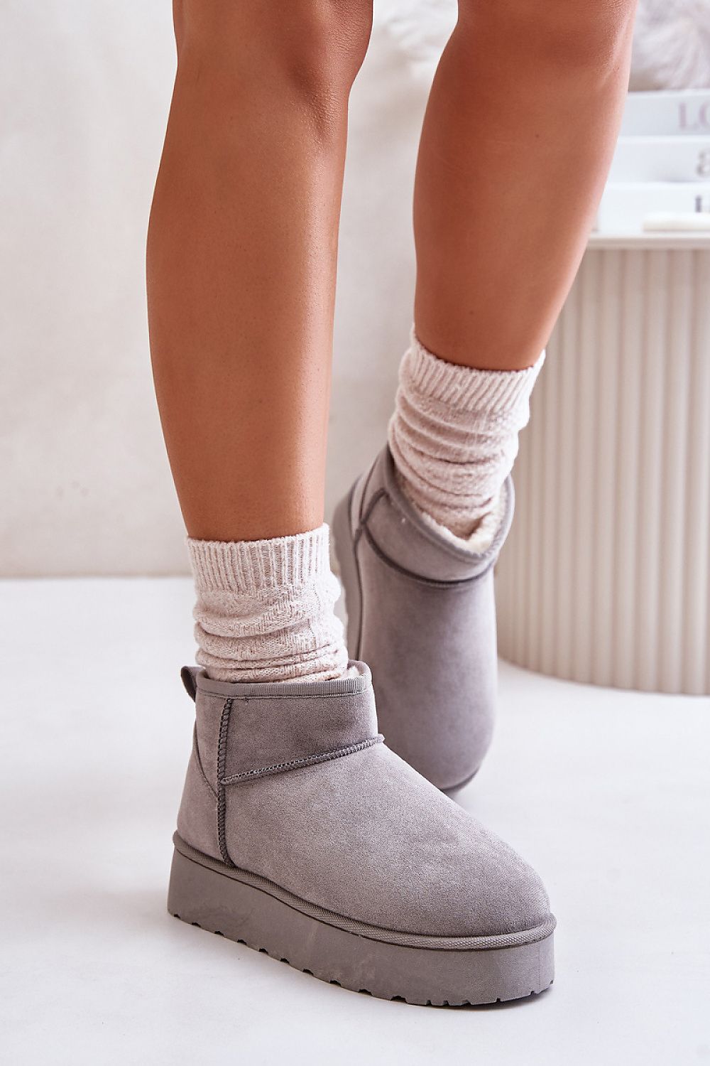  Moon boots model 202215 Step in style 
