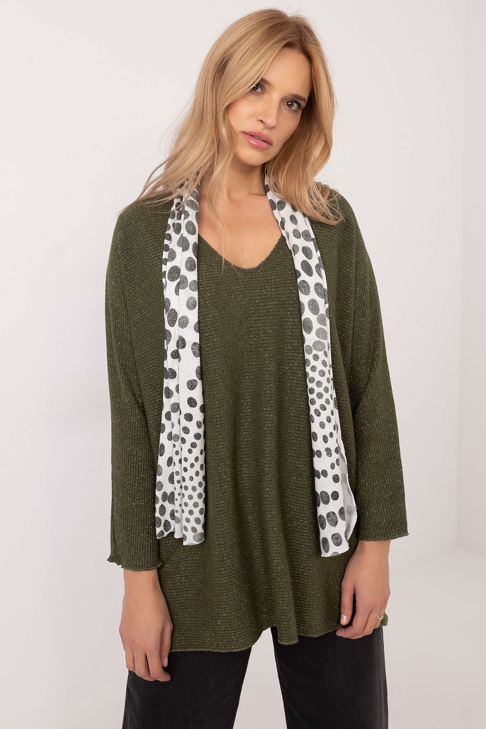  Pulover model 202910 Italy Moda 