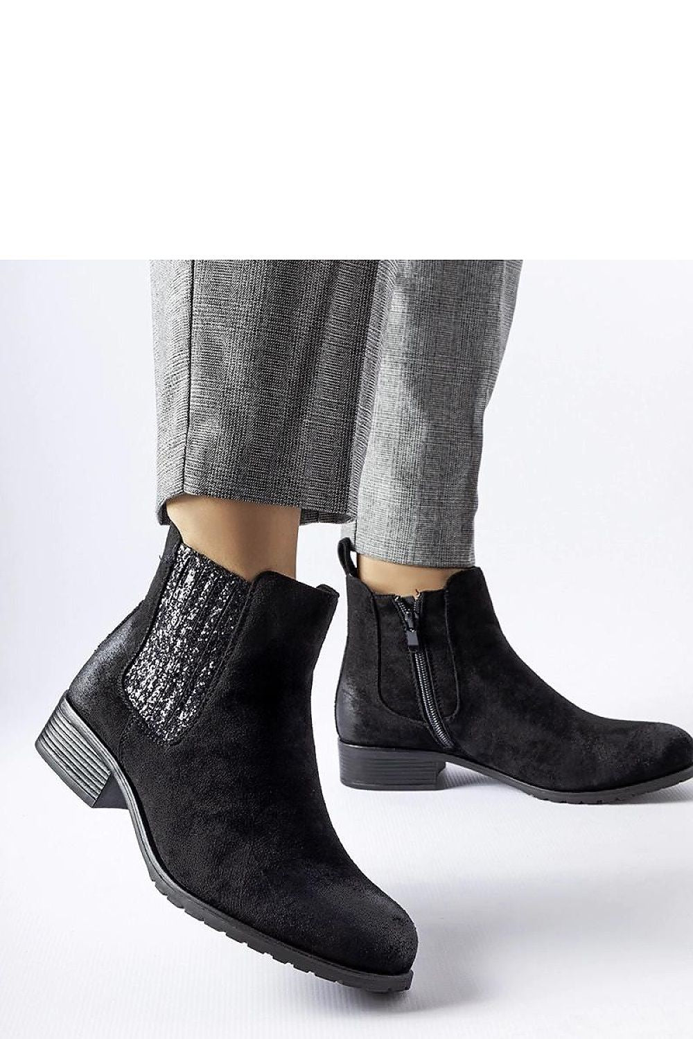  Botine cu toc model 204748 Solea 