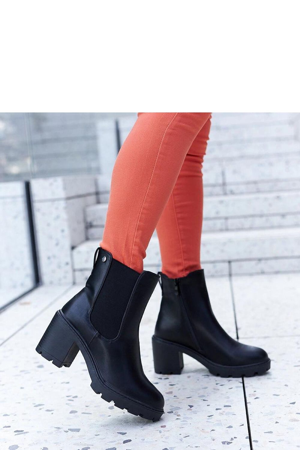  Botine cu toc model 204766 Solea 