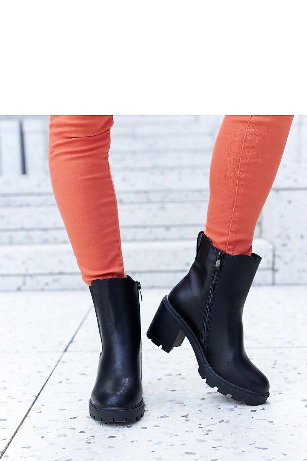  Botine cu toc model 204766 Solea 