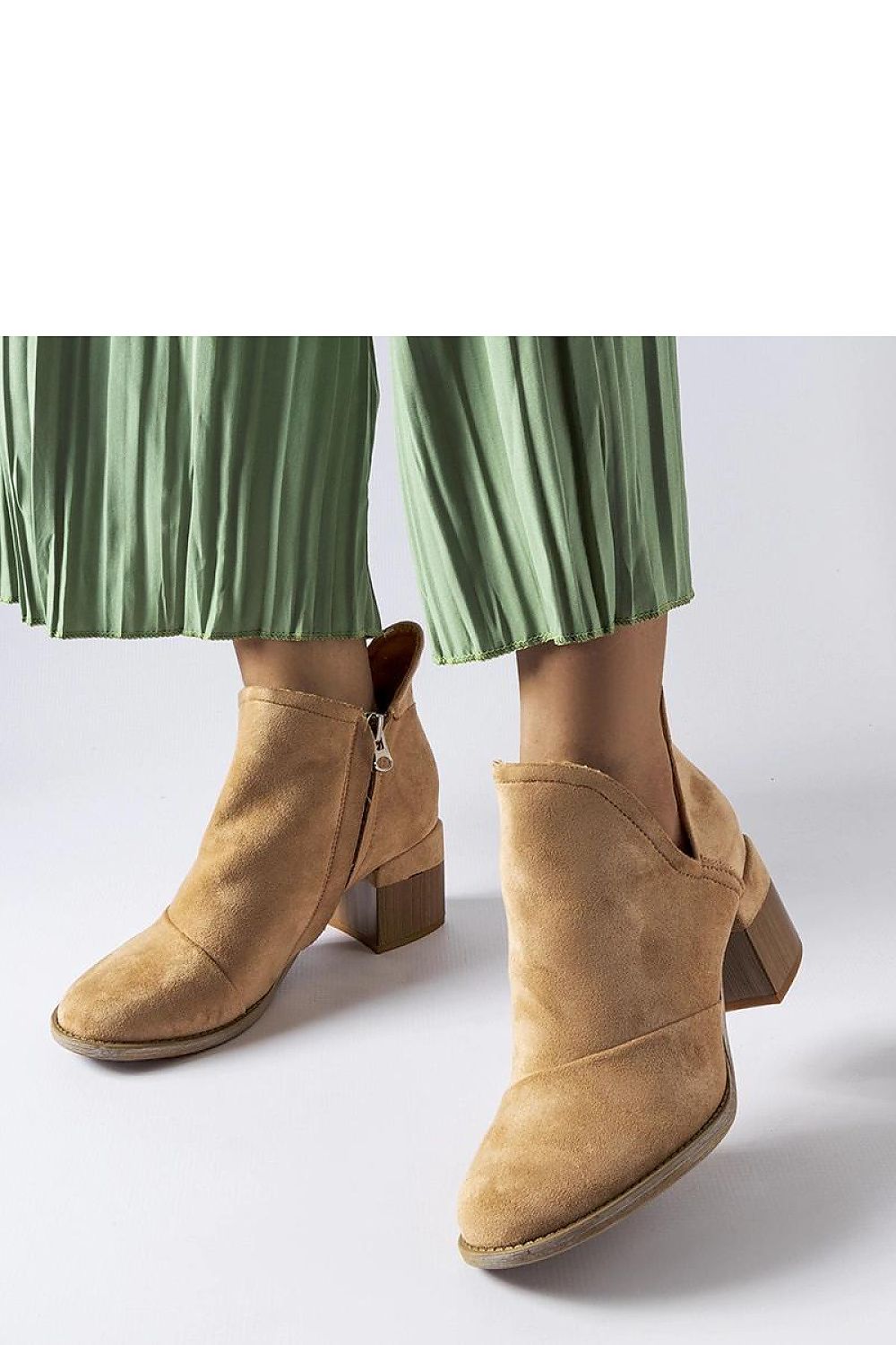  Botine cu toc model 204771 Solea 