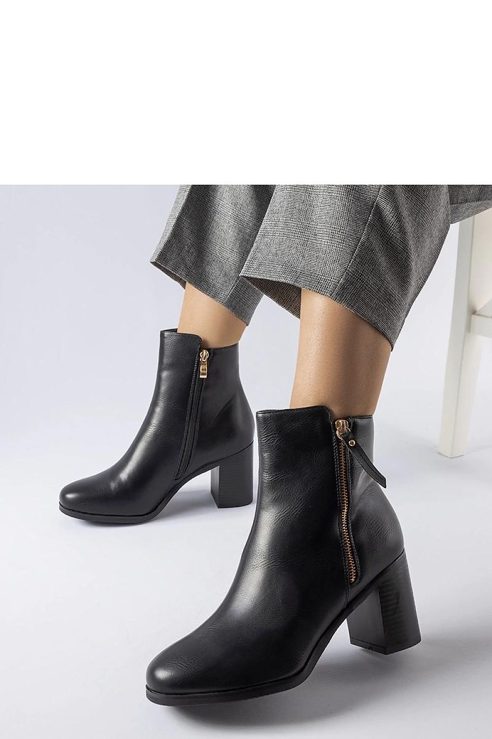  Botine cu toc model 205097 Solea 