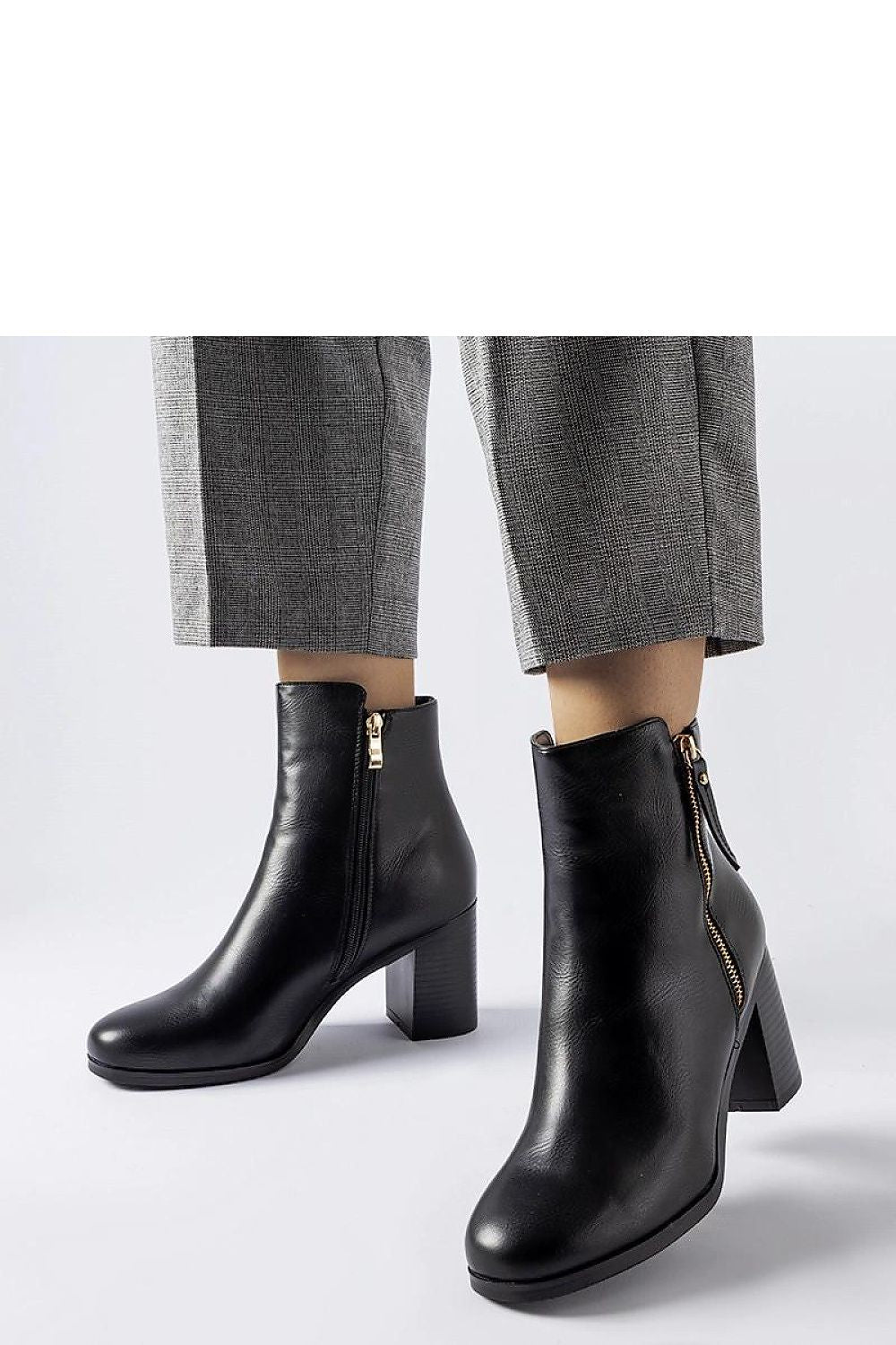  Botine cu toc model 205097 Solea 