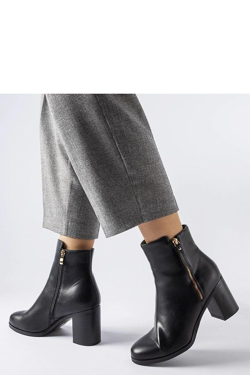  Botine cu toc model 205097 Solea 