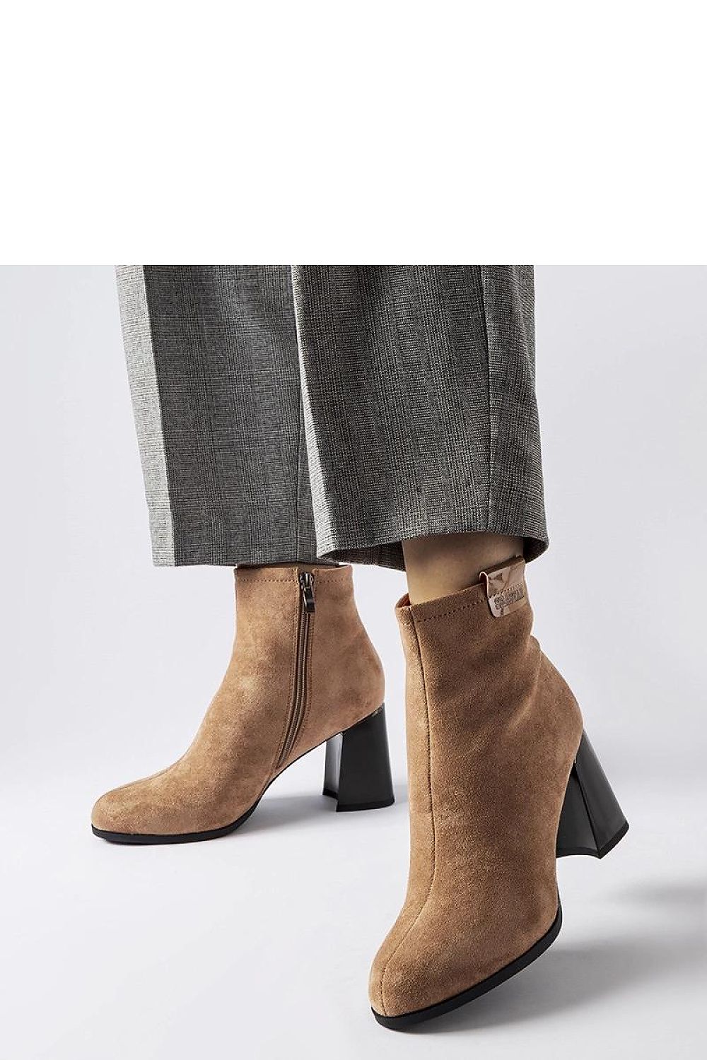  Botine cu toc model 205851 Solea 