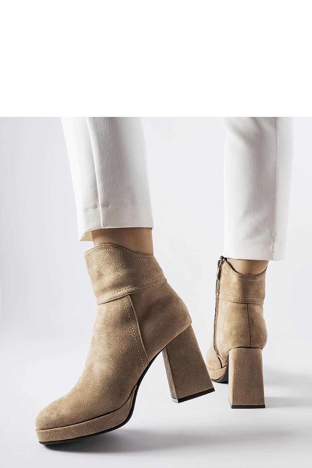  Botine cu toc model 205870 Solea 