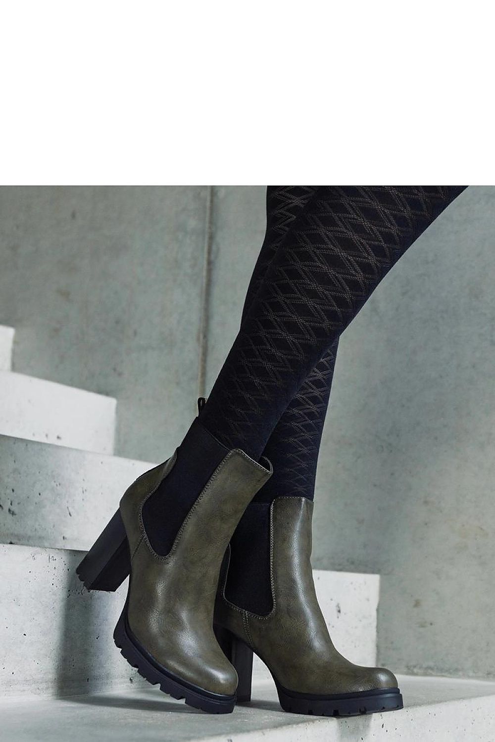  Botine cu toc model 206439 Solea 