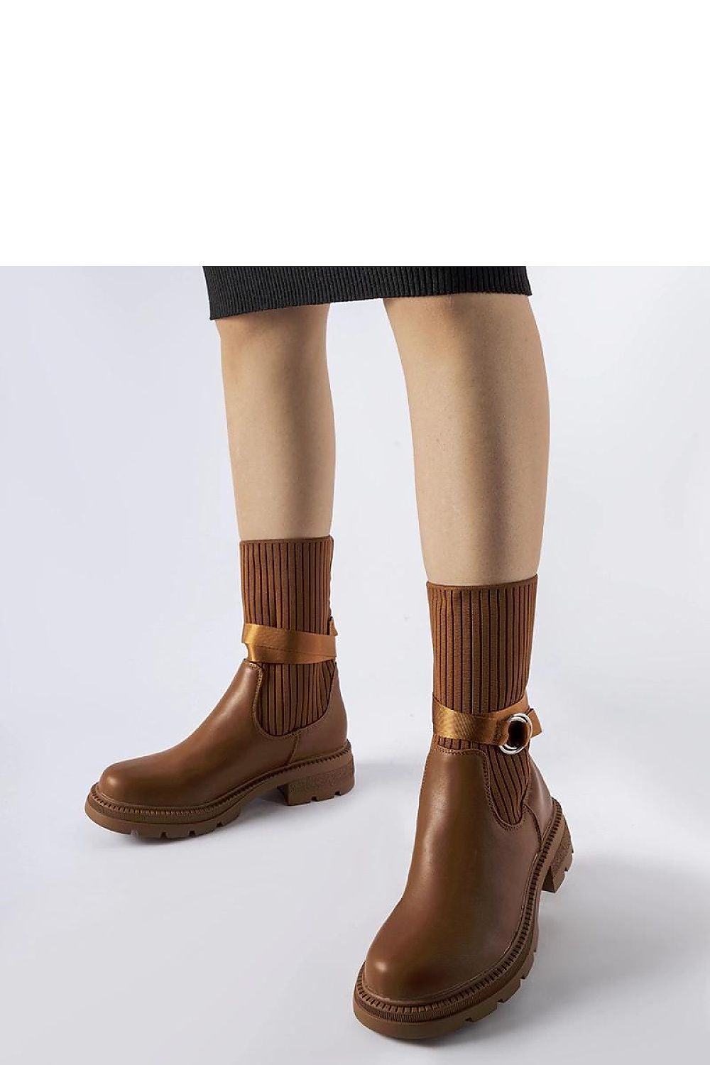  Botine cu toc model 206486 Solea 