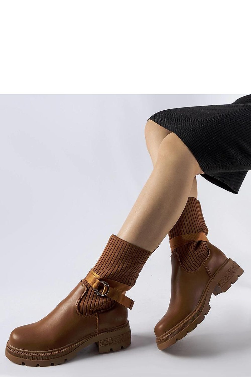  Botine cu toc model 206486 Solea 