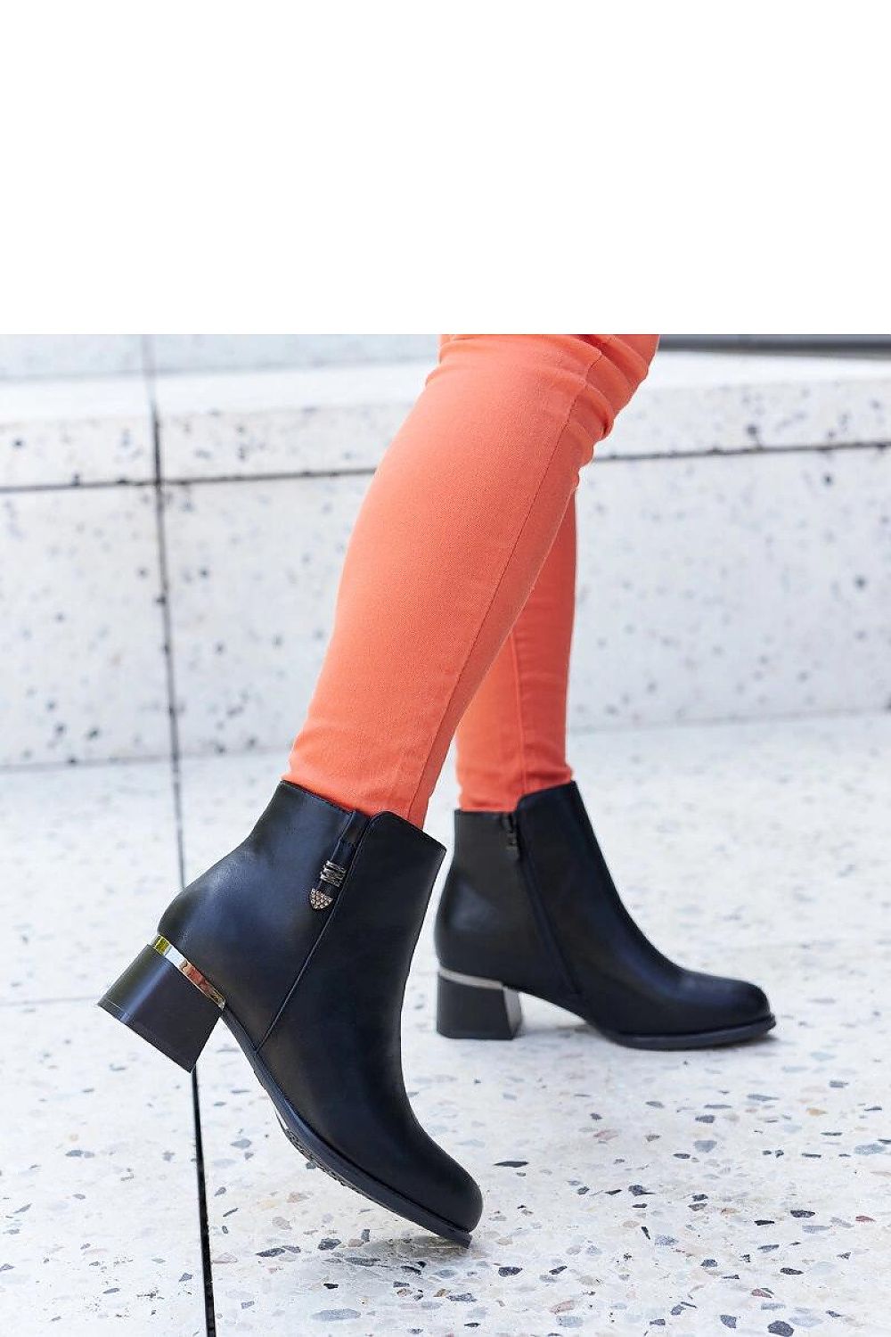  Botine cu toc model 206548 Solea 