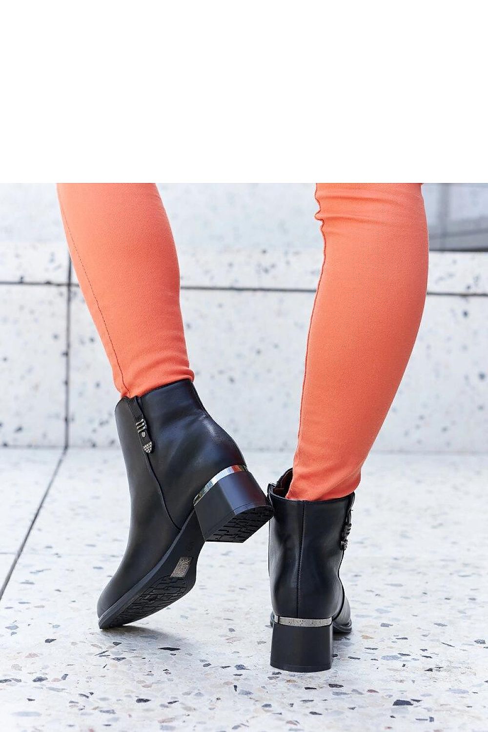  Botine cu toc model 206548 Solea 