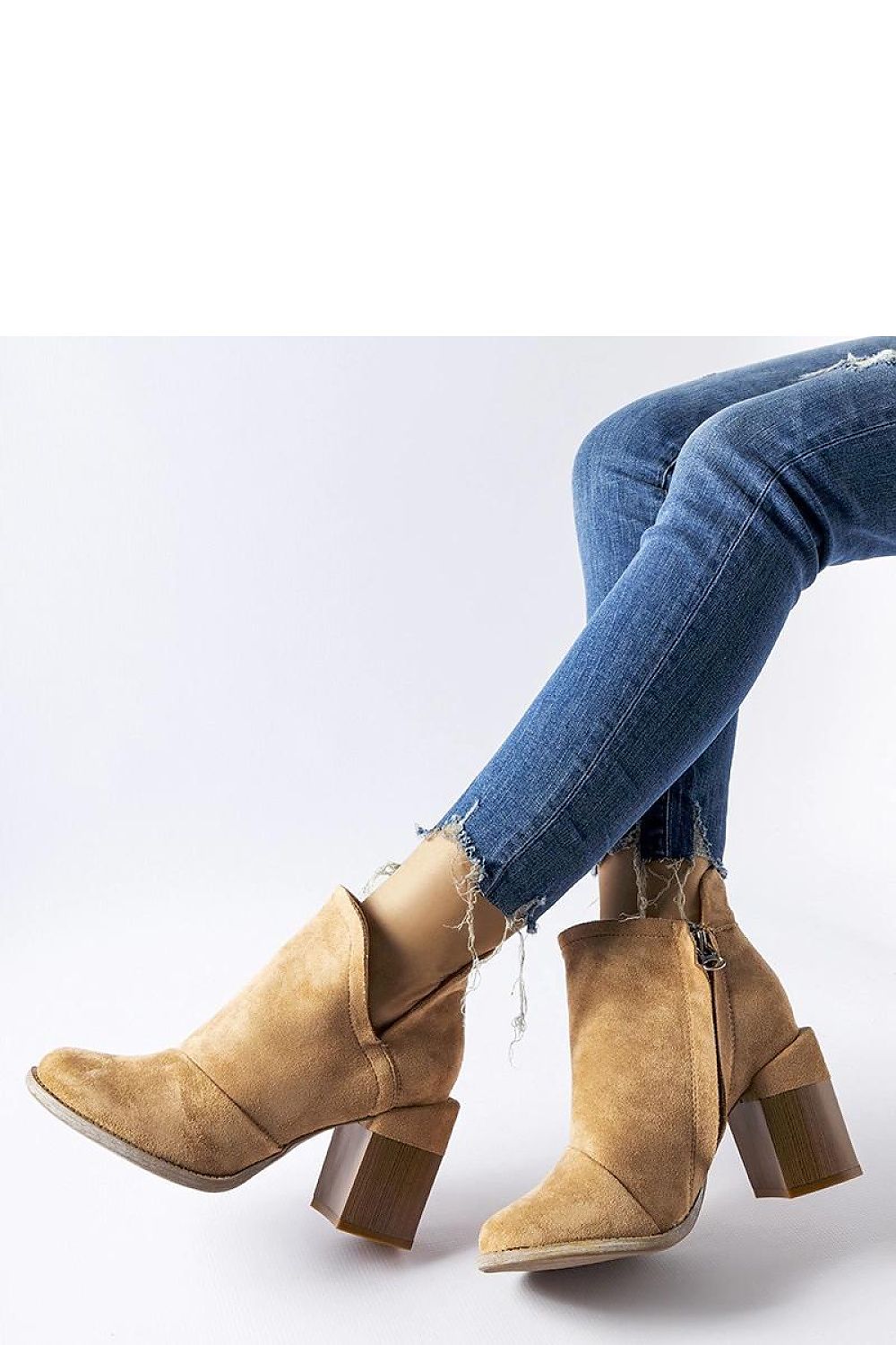  Botine cu toc model 206573 Solea 