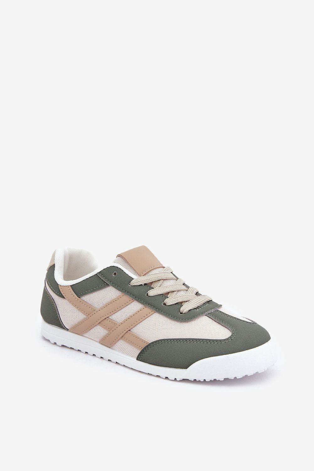 Tenişi model 206803 Step in style 