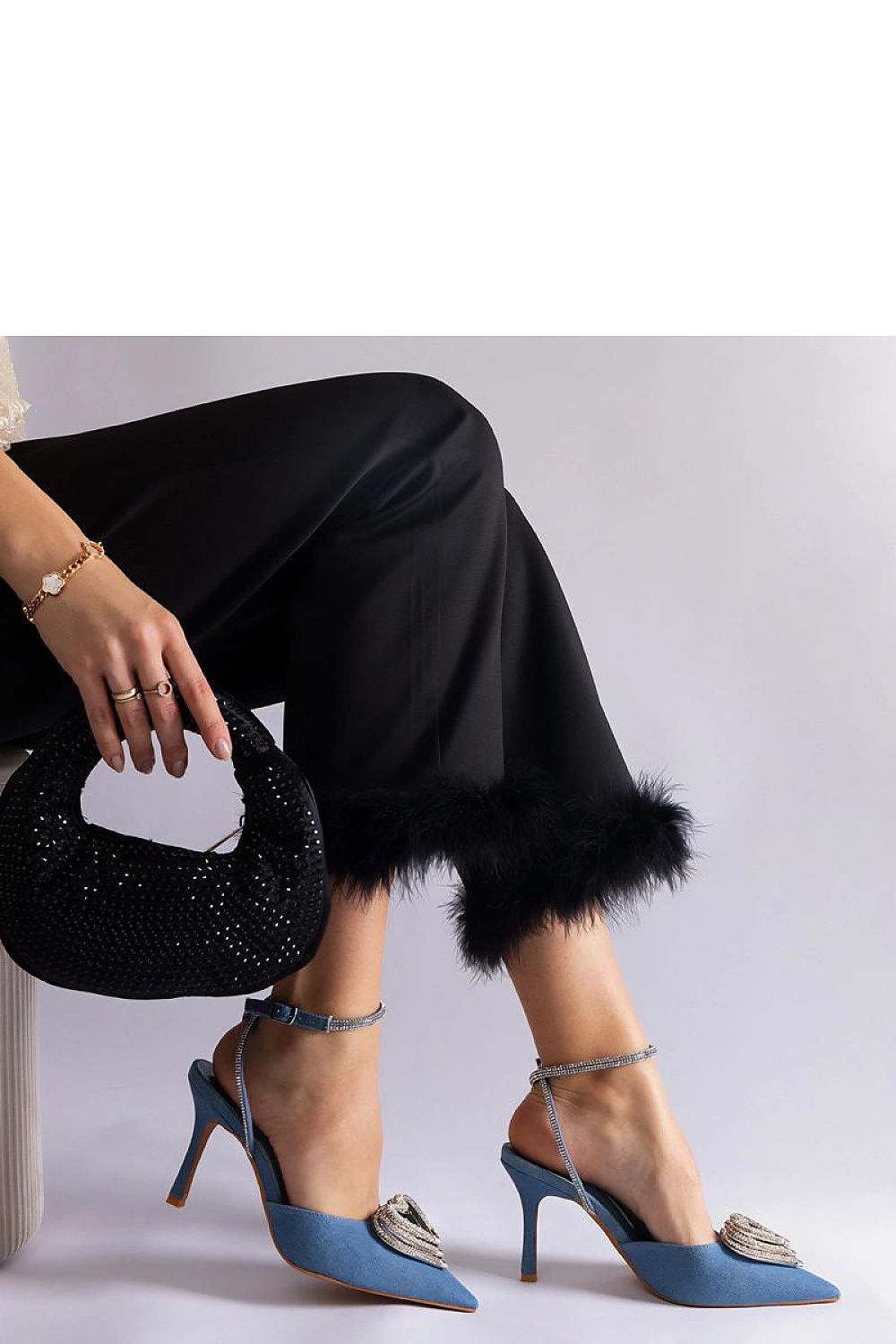  Pantofi cu toc subţire (stiletto) model 207200 Solea 