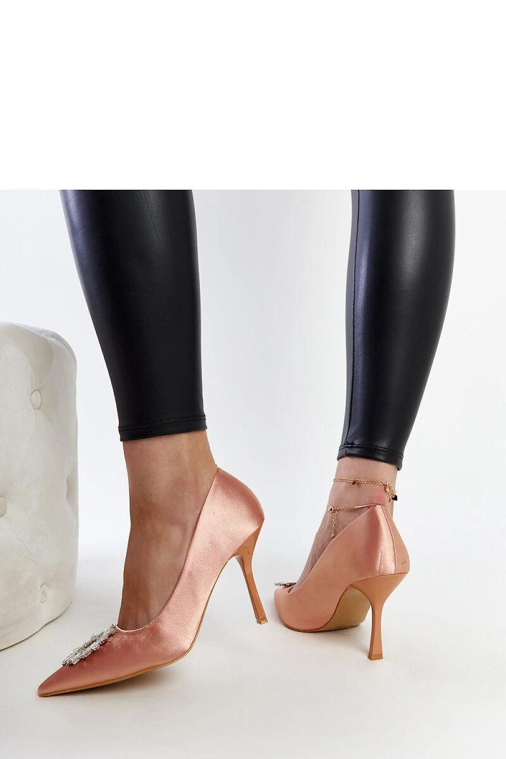  Pantofi cu toc subţire (stiletto) model 207515 Solea 